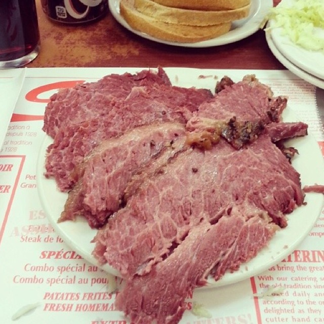 Small Plate Of Smoked Meat from Schwartz's Montreal Hebrew Delicatessen on #foodmento http://foodmento.com/dish/10363