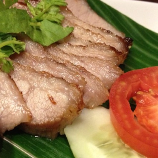 Sliced Pork Shoulder at ส้มตำนัว (Som Tam Nua) on #foodmento http://foodmento.com/place/1209