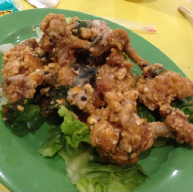 Salted Egg Yolk Chicken at Pasir Panjang Food Centre on #foodmento http://foodmento.com/place/219