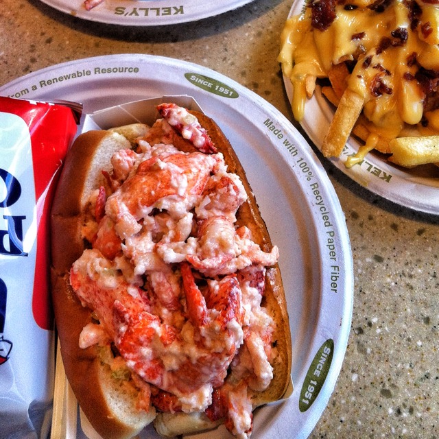 Lobster Roll from Kelly's on #foodmento http://foodmento.com/dish/5526
