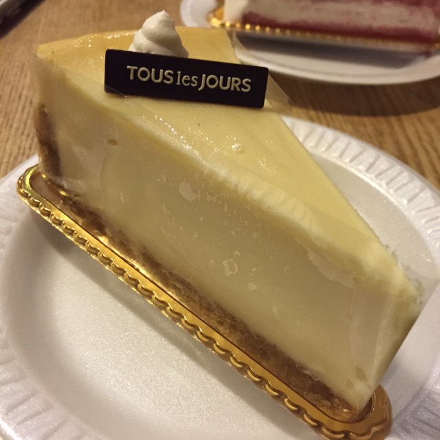 Cheesecake  at Tous Les Jours on #foodmento http://foodmento.com/place/2760