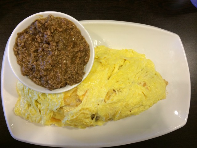 Beef Curry Omelet Rice at Cutting Board on #foodmento http://foodmento.com/place/3034