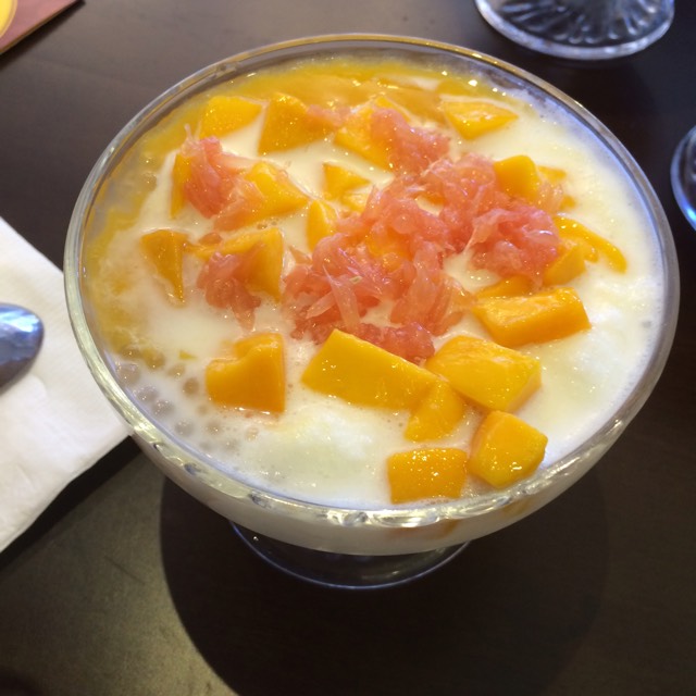 Snow White Mango Juice Sago & Pomelo W/ Mango Ice Cream  from Mango Mango on #foodmento http://foodmento.com/dish/31731