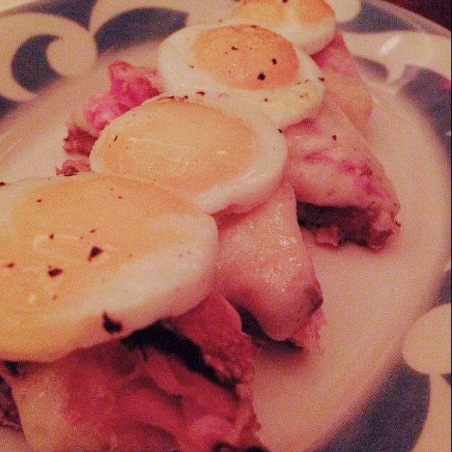Croque Madame W/ Ham, Gruyere & Sunny Side Up Egg from Commerce on #foodmento http://foodmento.com/dish/13307