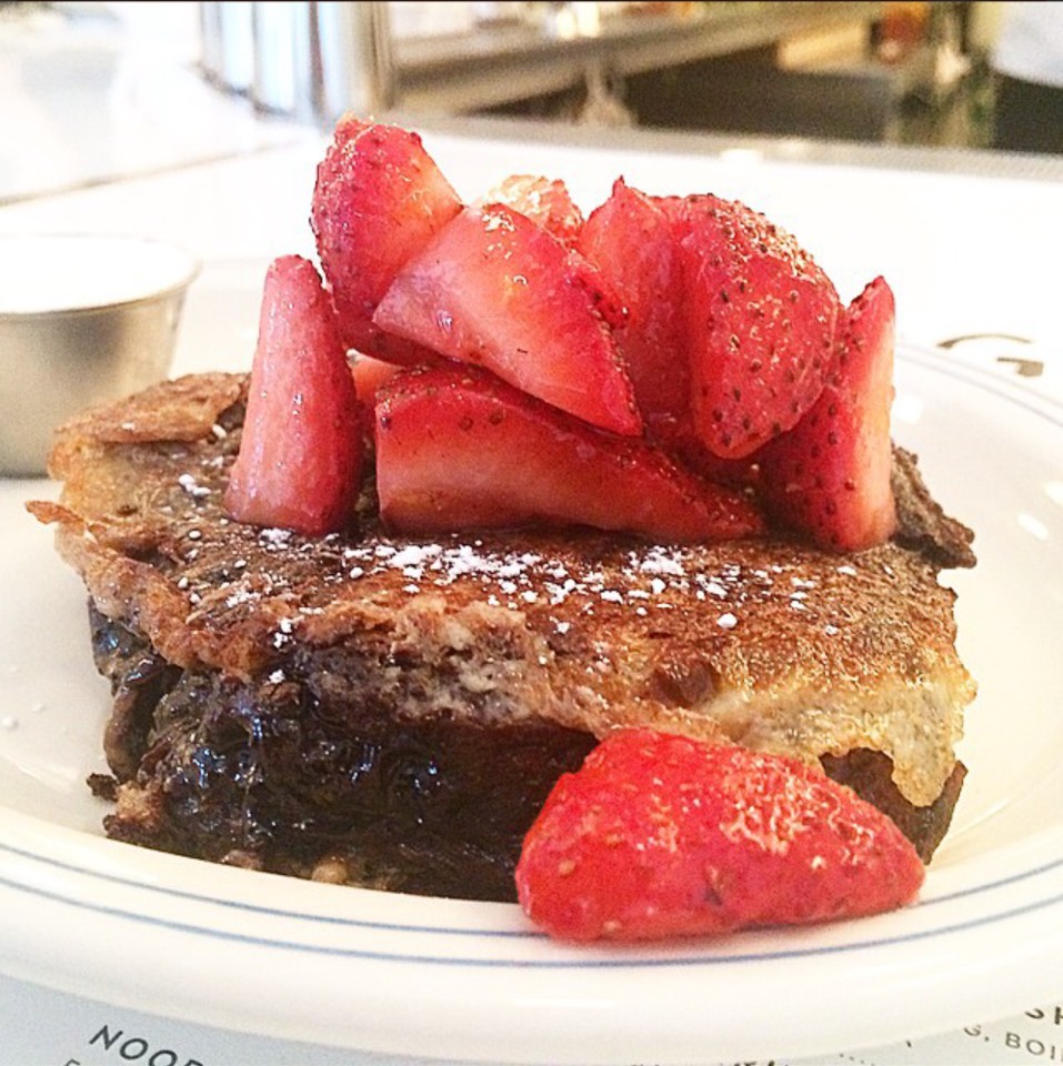 Chocolate Babka French Toast, Strawberries, Sour Cream at Russ & Daughters Café on #foodmento http://foodmento.com/place/3060