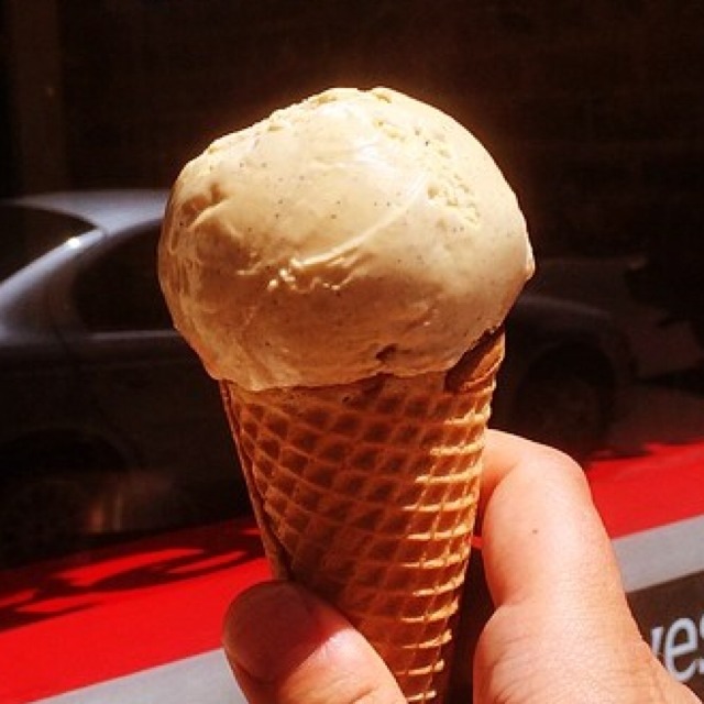 Burnt Marshmallow Ice Cream from OddFellows Ice Cream (CLOSED) on #foodmento http://foodmento.com/dish/14822