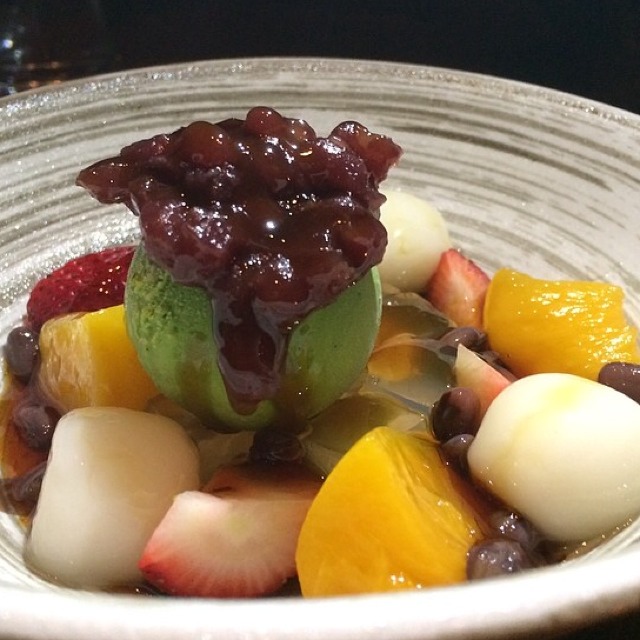 Green Tea Ice Cream, Red Beans, Fruits, Jelly, Rice Balls from Daruma-ya on #foodmento http://foodmento.com/dish/14746