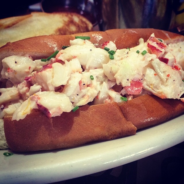 New England Twin Lobster Roll on #foodmento http://foodmento.com/dish/19158