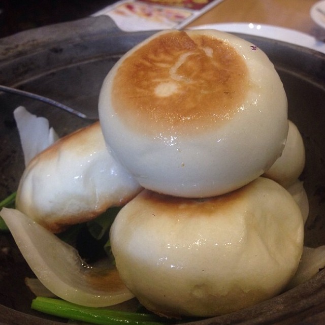 Claypot Beef Buns at Koi Palace 鯉魚門海鮮茶寮 on #foodmento http://foodmento.com/place/3554