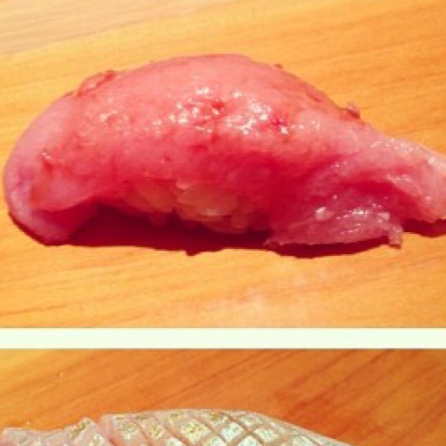 Bluefin Tuna Otoro Sushi from Sushi Yasuda on #foodmento http://foodmento.com/dish/18011