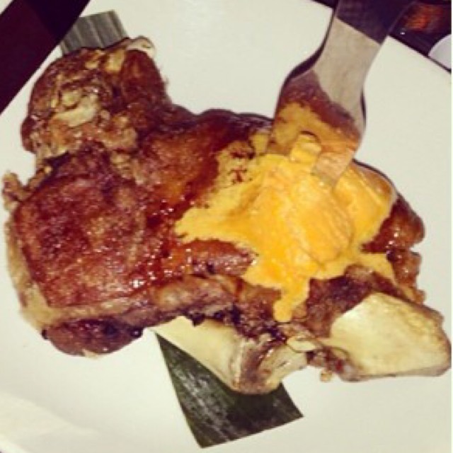Crispy Pork Leg at Maharlika Filipino Moderno (CLOSED) on #foodmento http://foodmento.com/place/4406