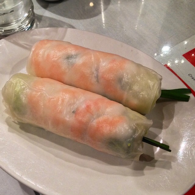 Goi Cuon (2 Cuon) - Summer Rolls With Shrimp from Nha Trang One on #foodmento http://foodmento.com/dish/16773